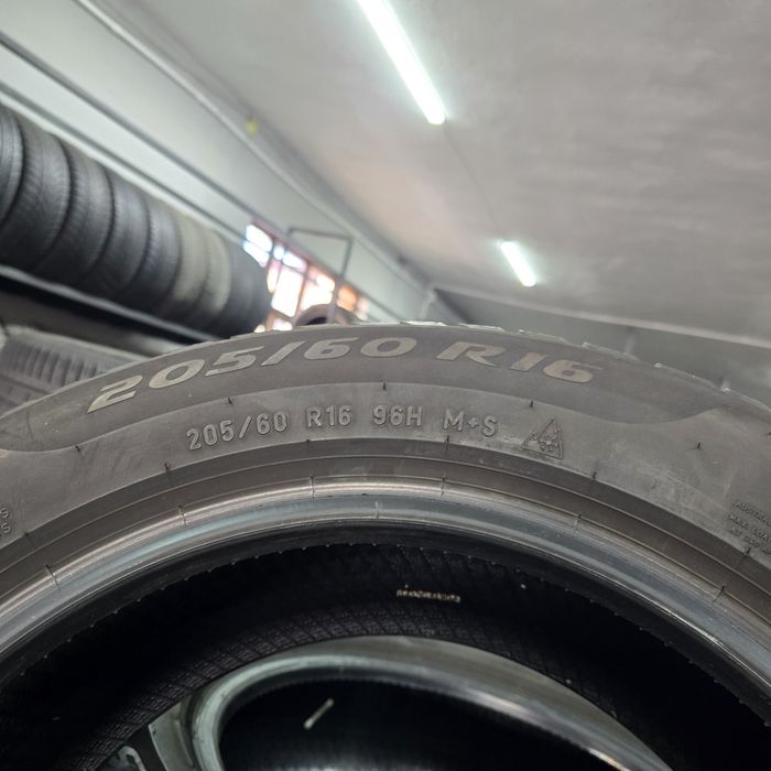 2x 205/60/16 M+S PIRELLI 2022 Stare excelentă