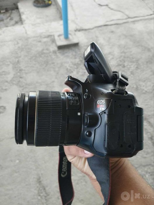 Fotoapparat sotiladi Canon Rebel T3i