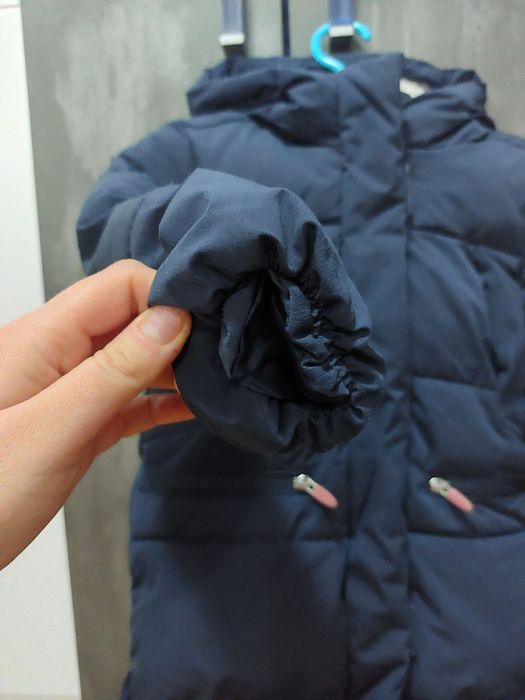 Geaca fetite C&A ,marime 110 ,lungă, foarte groasa