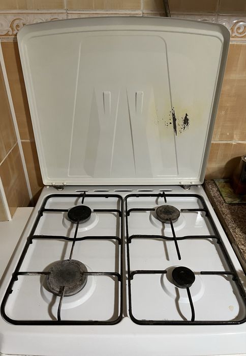 Продам газовую плиту