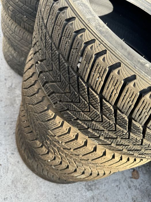 Корейские шины Roadstone комплект