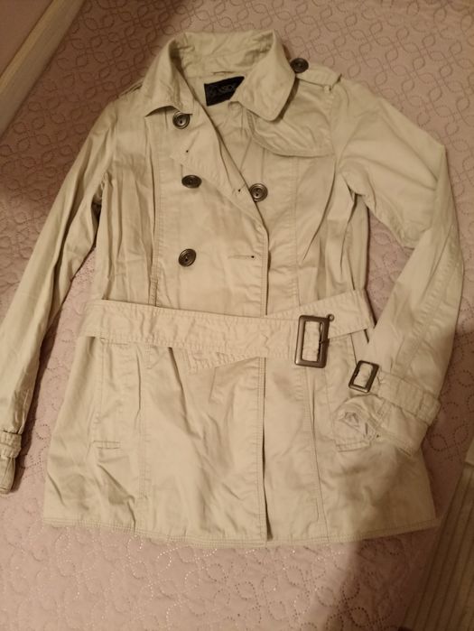 Дамски якета и тренчкоти
