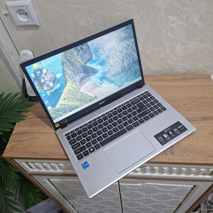 Core i3 - N305 (13-avlod)/ SSD 256 gb/ ОЗУ 8 gb/ Yangidek holatda