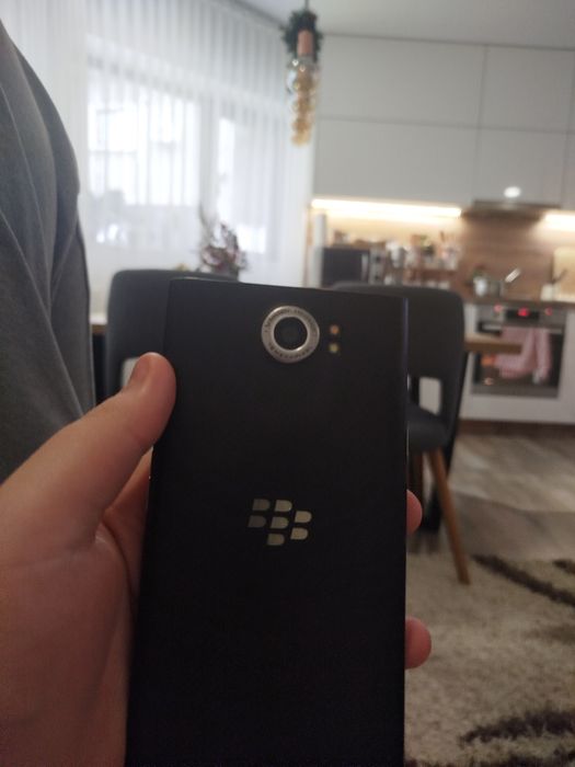Blackberry priv карбонен гръб