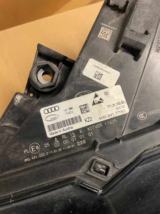 Far stanga / dreapta Full LED AUDI Q7 4M 2015- 2019 4M0941033C/034C