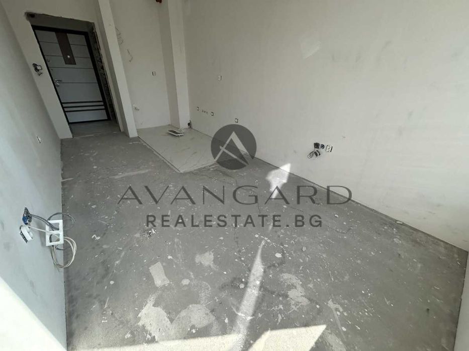 Продава се Тристаен апартамент в Пловдив, Христо Смирненски - 78 кв.м за 1570 €/кв.м - Снимка #1