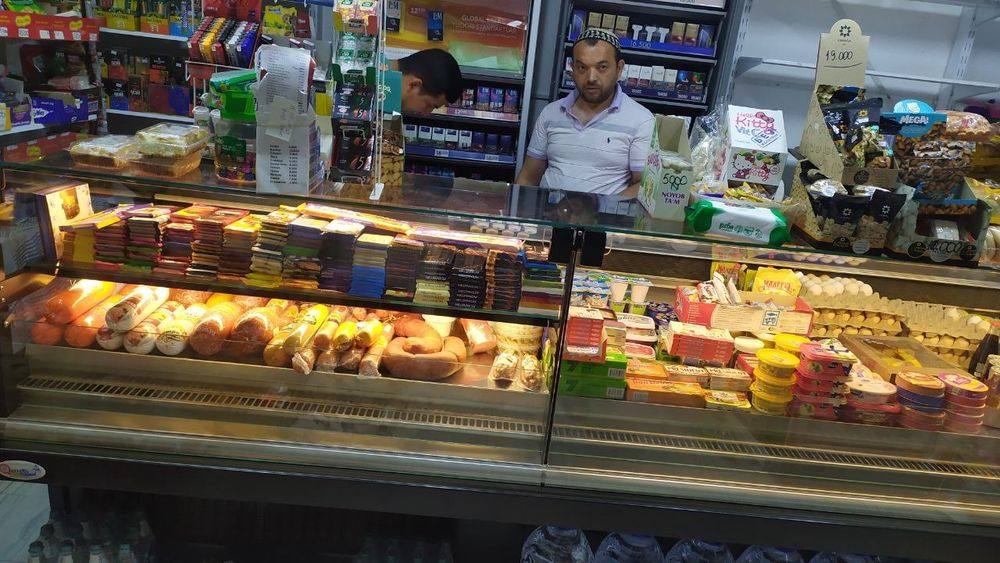 Turkiya original vitrinali katta sovutkich, zo'r holat