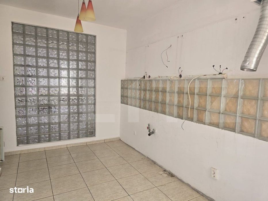 Casa  cu piscina ,7 camere, 447 mp - teren 1535mp, Vetis