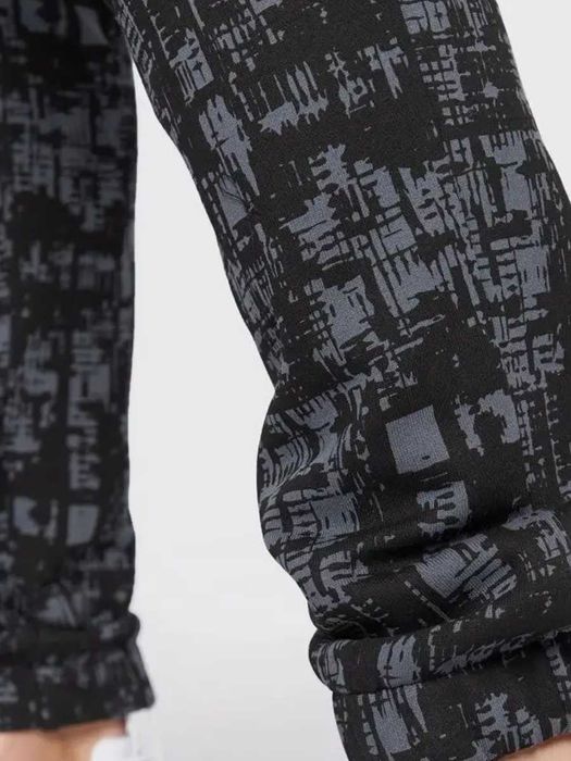 Спортивные брюки Emporio Armani.