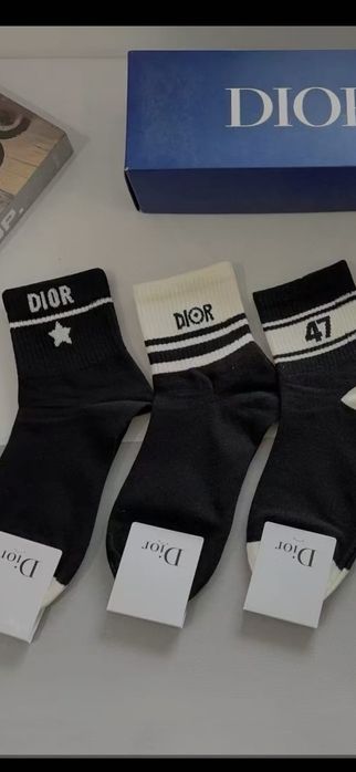 Șosete Christian Dior model 2026, prețul este ptr o pereche