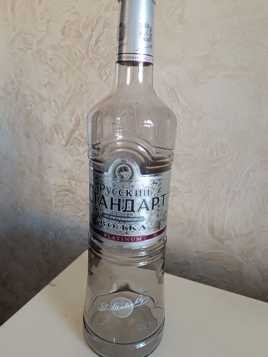 Продам 3-х литровую бутылку