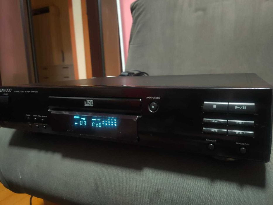 Sony CDP XE 220, Kenwood DFP 1030 cd player