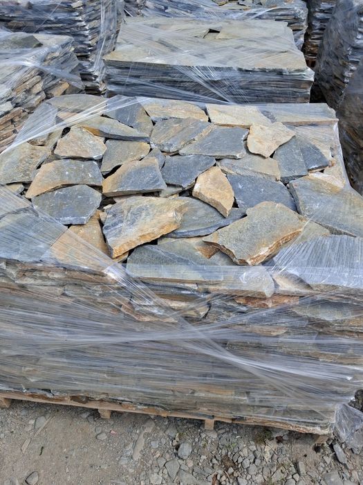 Vand si montez piatra naturala de munte