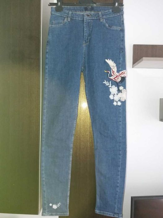 Blugi Kiabi Skinny fit - broderie flori/cocor