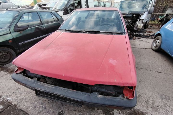 Hayon / Haion cu luneta Mazda 323 1985