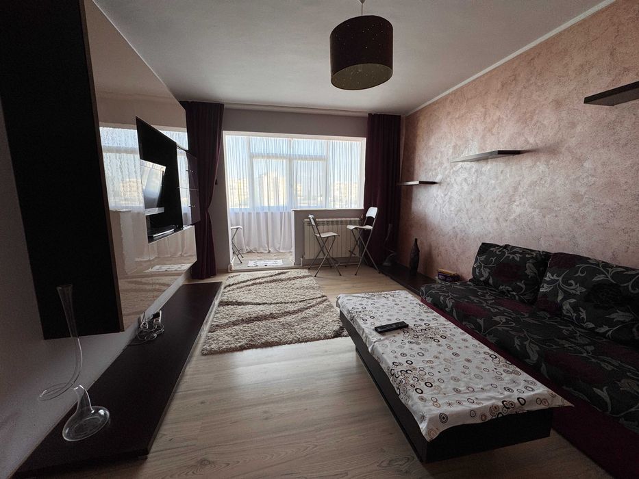 inchiriez apartament doua camere decomandat