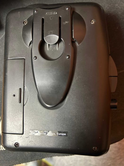 Casetofon portabil Philips AQ6443 + căști originale – funcțional