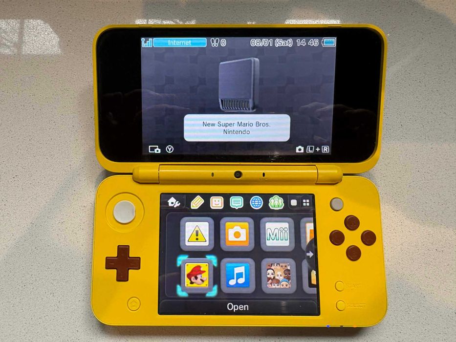 Nintendo 2DS XL - Pikachu Edition + Игри
