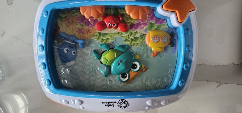 Baby Einstein музикален аквариум за кошара