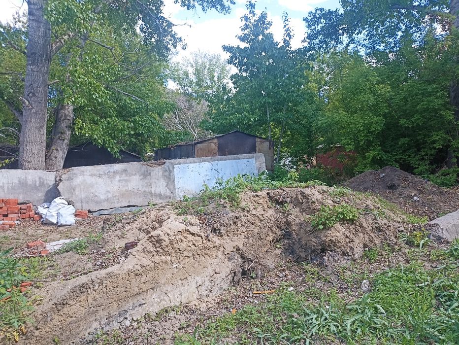 Продам место под гараж