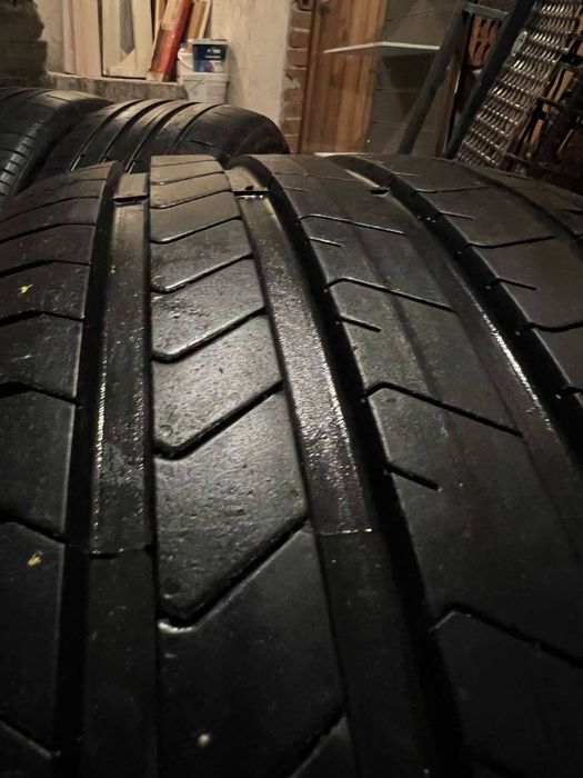 Летни гуми PIRELLI 255/40R20 101Y XL P ZERO(AO)