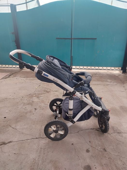 Коляска прогулочная