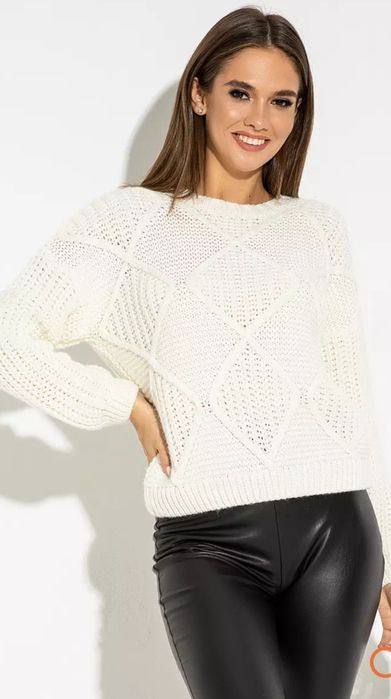 Вязанный свиттер, белого цвета в узор "ромб" 188.000 uzd