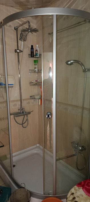 Dush kabina sotiladi