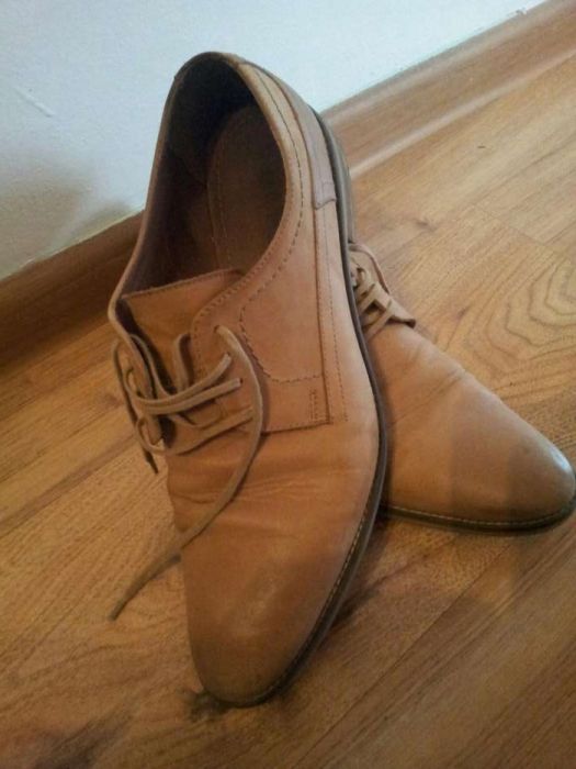 Vand pantofi piele