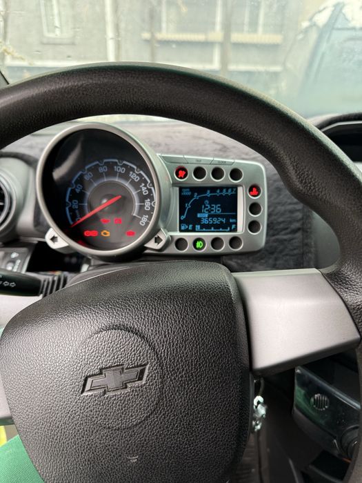 Spark  2013 зеленый