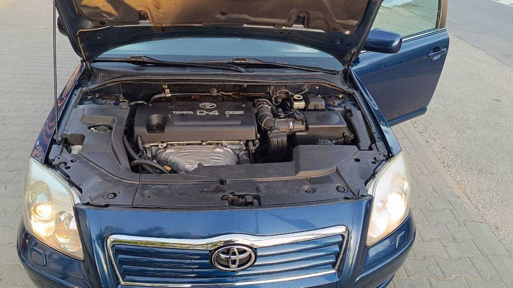 Toyota Avensis Combi 2.0 бензин 147к.с. 2003г.- за части или възстановяване