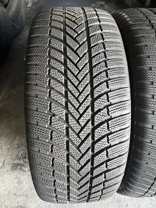 4 anvelope de iarna 255/50/20 Bridgestone 7-7.5 mm!