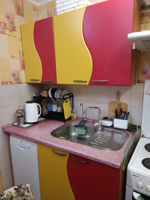 Кухонный гарнитур б/у .