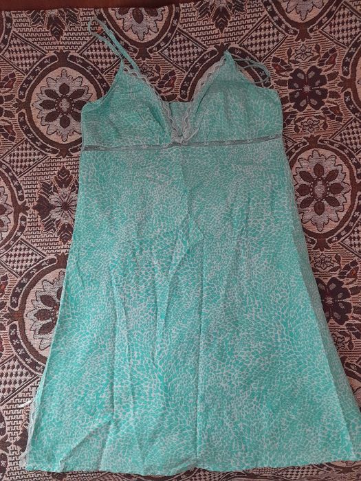 Женска нощница Етам