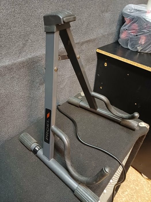 Стойка за  електрическа китара(бас)