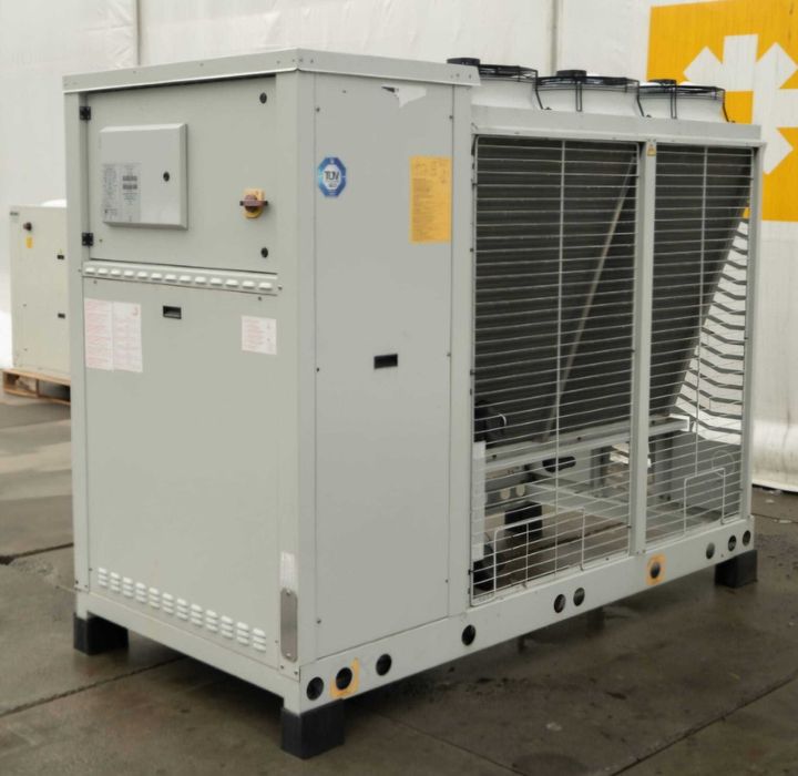 Vand / Inchiriez chiller CLIMAVENETA 70,25KW