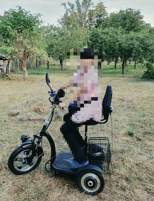 Vând tricicletă electrică aproape nouă