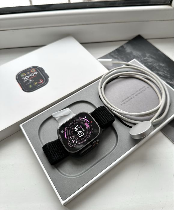 Apple iWatch Ultra 2 Black Titanium 49mm 100%