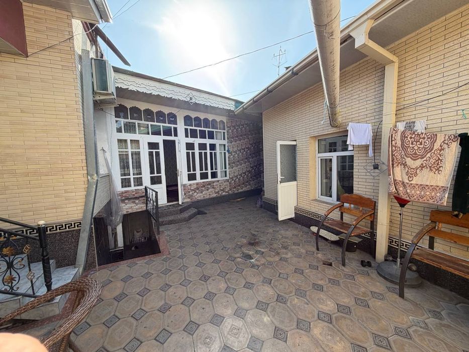 Registon ruparasi maydonida atigi 100 metr yurganda  3 sotiqli hovli t