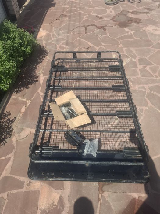 Продам багажник на тойоту 100