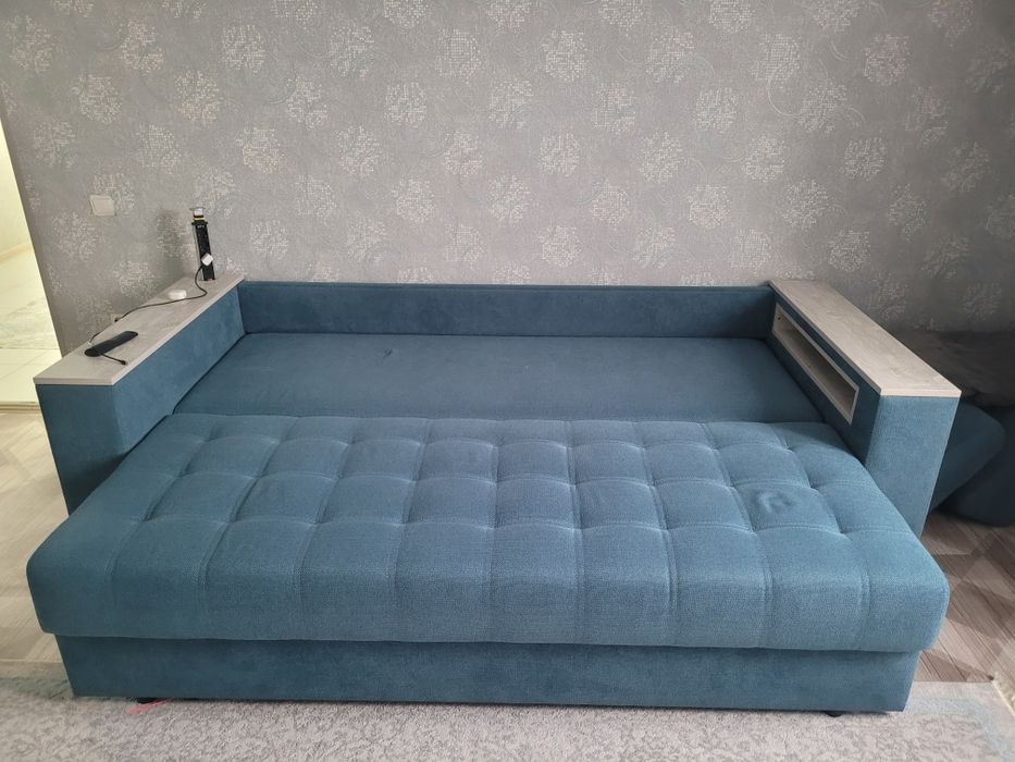 Продам диван в хорошом состояний.