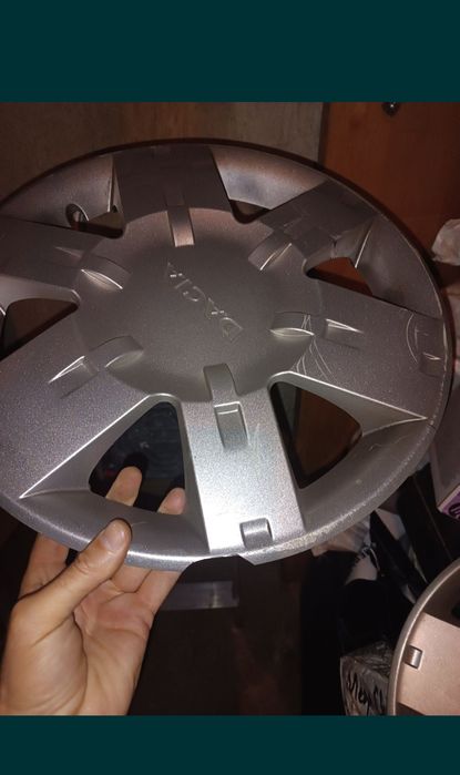 Capace roti originale Dacia 2 bucăți.