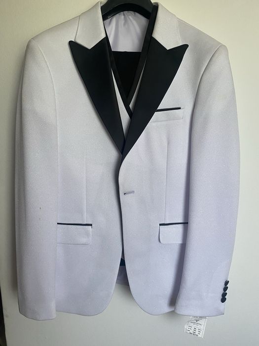 Se vinde costum cununie civila/nunta