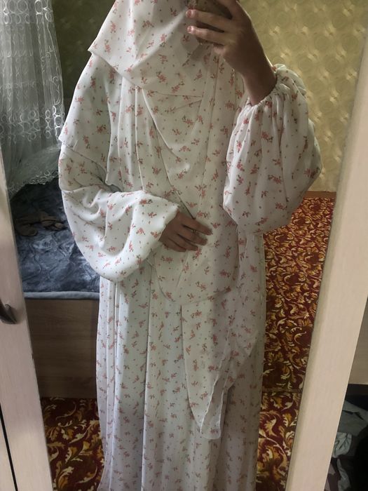 Продам платье+платок 140*140