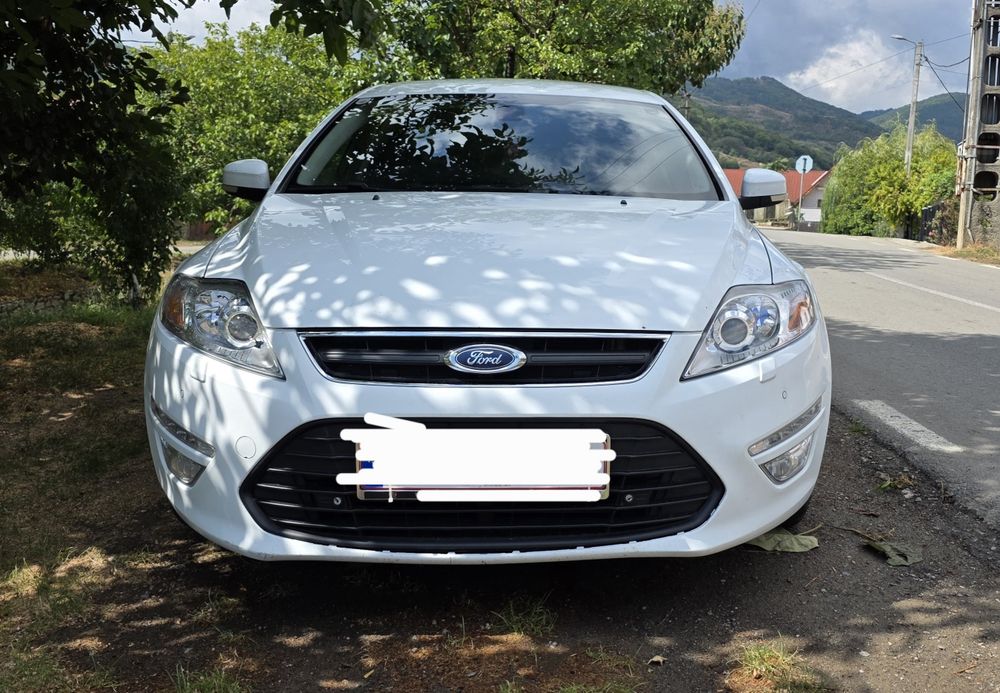 Vând Ford mondeo 2012