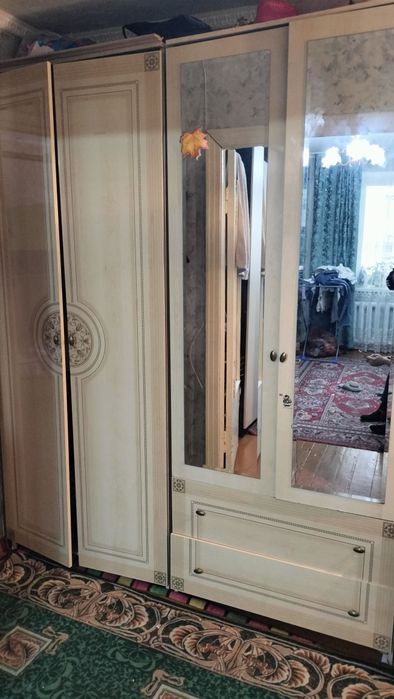 Отдам даром шкаф срочно