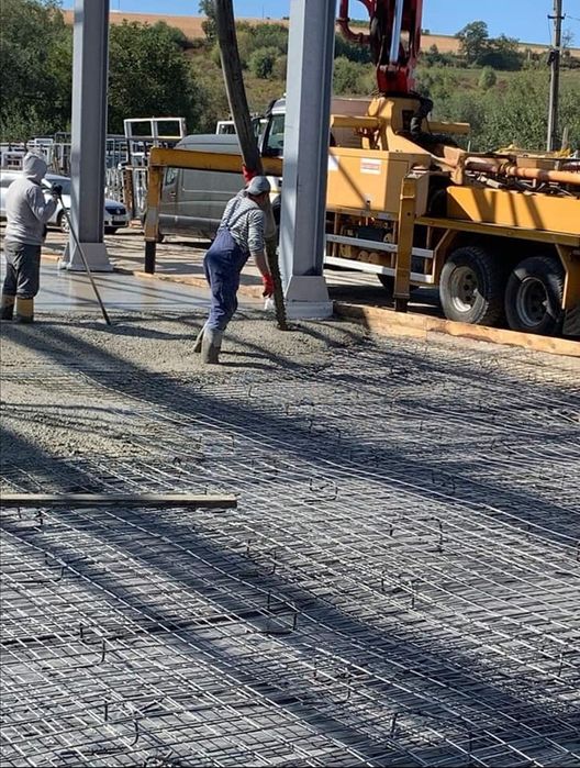 Vand hala metalica 17m x 26m complecta cu panou