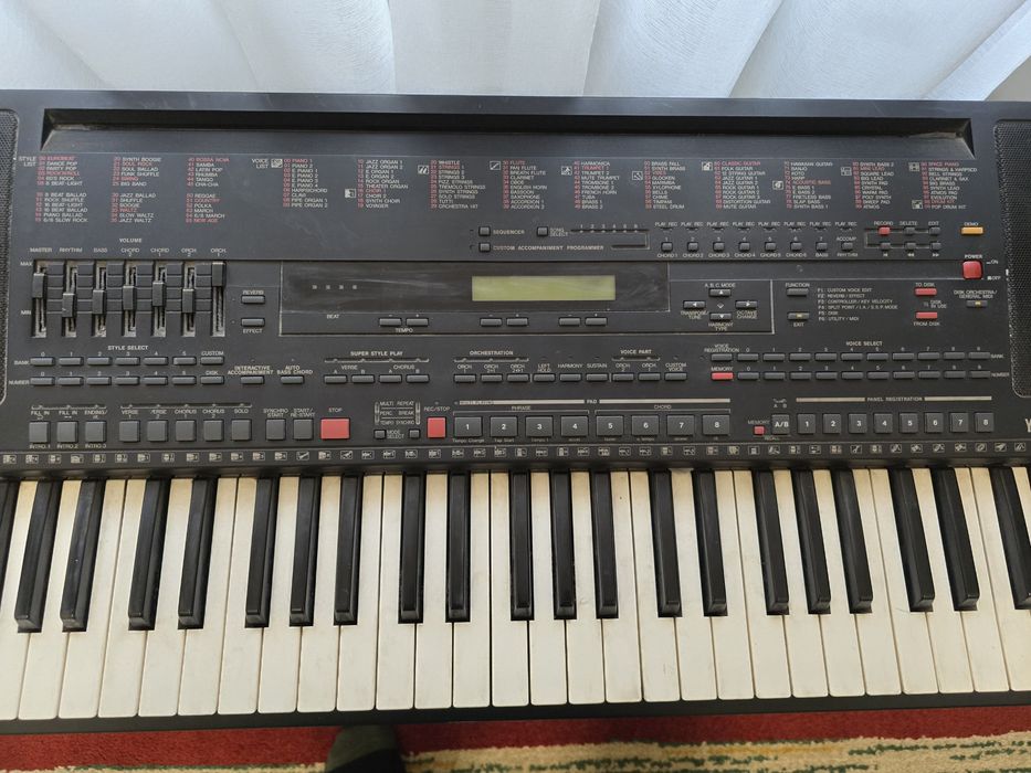 Orga Yamaha PSR-5700 cu discheta  suna fenomenal pt cunoscatori si pas