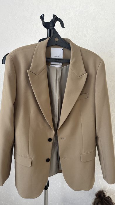 Классный бежевый пиджак
