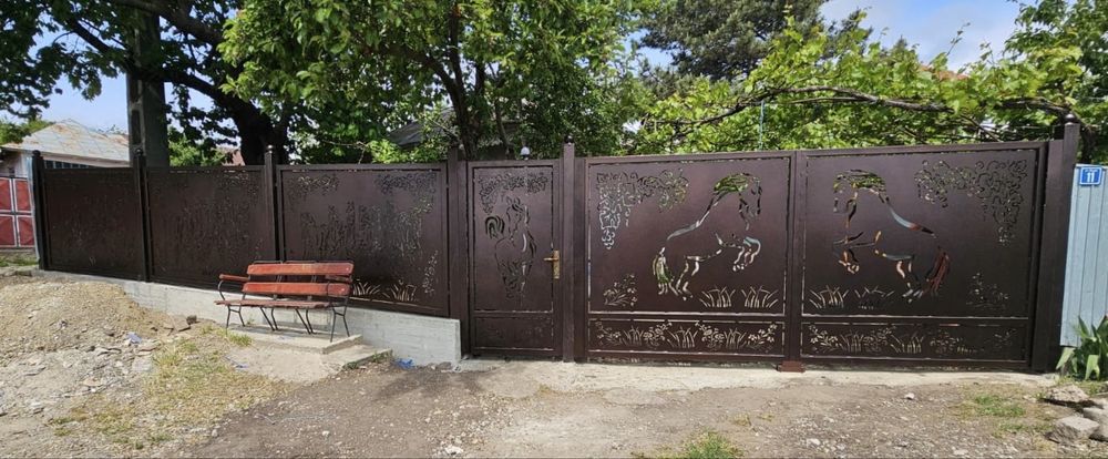 Confectionam garduri metalice, numeroase modele